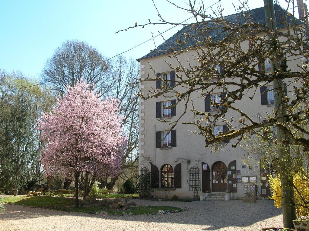 Готель Logis Le Moulin Fleuri Veigne Екстер'єр фото