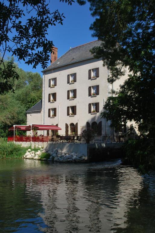 Готель Logis Le Moulin Fleuri Veigne Екстер'єр фото